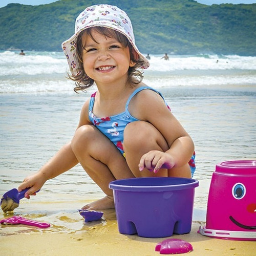Imagem 3 de 3 de Balde Boneco Colorido Praia Areia Brasília Df
