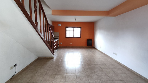 Imagen 2 de 8 de Excelente Departamento 2 Ambientes Tipo Duplex