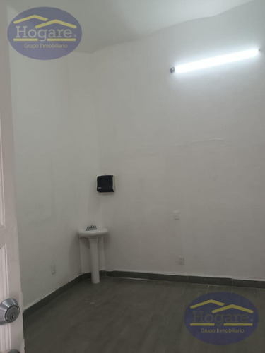 Oficina En Renta, Excelente Espacio Para Consultorio O Para Oficina En La Col. Obregón León Gto.
