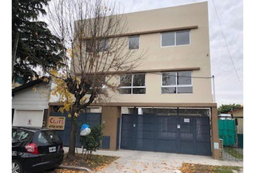 Imagen 2 de 26 de Complejo Duplex 4 Unidades . Duplex Al Medio En Planta Alta