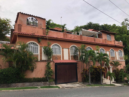 Se Alquila Casa Grande En Santo Domingo Con Piscina Y Patio