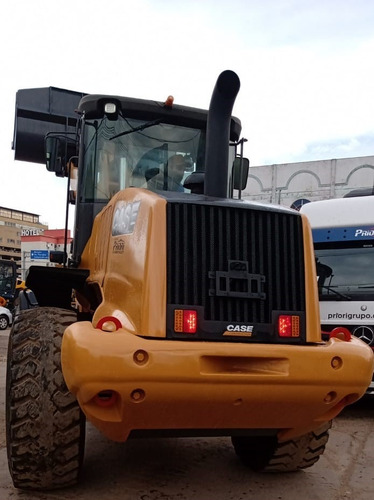 Imagem 14 de 15 de Pá Carregadeira Case 721e * 15 Ton*caç. 2,5m³* 2017 *repasse