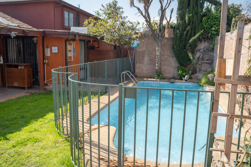 Se Vende Casa A Pasos De Vicuña Mackenna Con Santa...