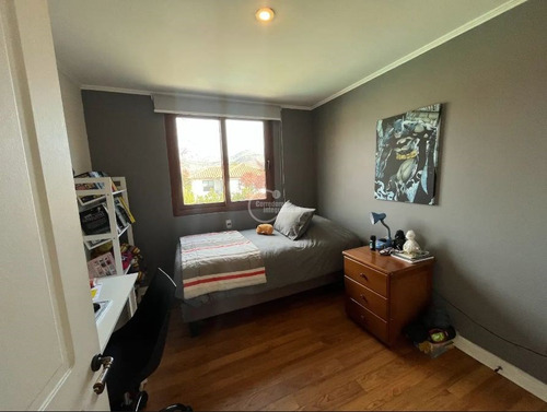 Casa En Venta De 7 Dorm. En Lo Barnechea