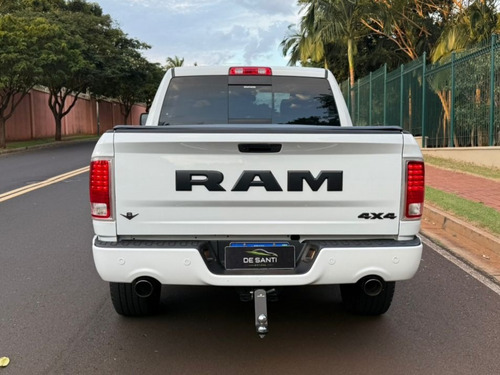 RAM Ram Classic 5.7 Laramie Night Edition Cab. Dupla 4X4 Aut. 4P