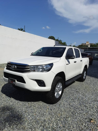 Imagen 3 de 12 de Toyota Hilux 2.7