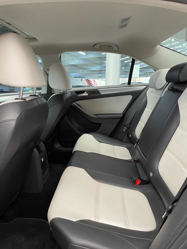 Imagen 7 de 12 de Volkswagen Jetta 2015 2.0 Tdi L4 T Diesel Nave B A C At