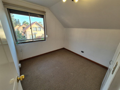 Arriendo Casa Con Piscina 4d 3b 1b 1e En Peñalolén.