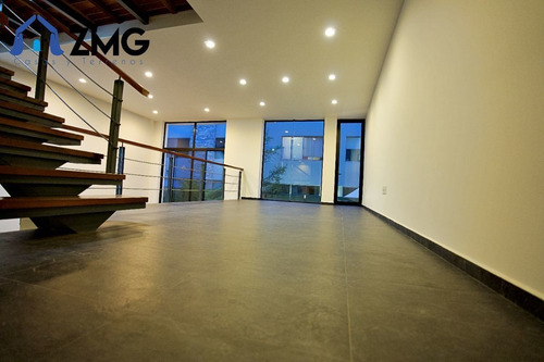 Imagen 14 de 30 de Casa De Lujo Nueva En Punto Sur 1 Frente A Parque Privado