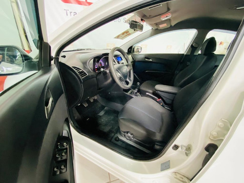 Imagem 12 de 13 de Hyundai Hb20 1.6 Comfort Flex Manual