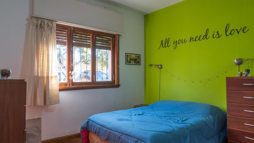 Imagen 14 de 20 de Muy Buena Casa En Esquina De 3 Amb - Martinez