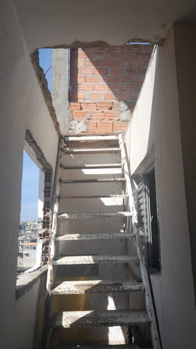 Casa De 02 Cômodos - Embu Das Artes/sp