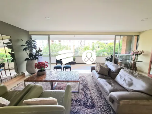 Apartamento Muy Amplio Y Con La Mejor Ubicación En La Milla De Oro De El Poblado