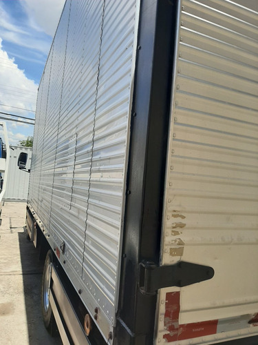 Ford Cargo 815 No Baú De 5.5mts