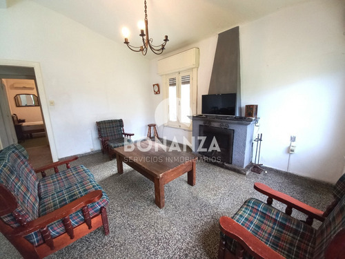 Imagen 3 de 30 de Casa En Venta En Piriápolis Barrio Residencial Country 3 Dormitorios Parrillero Parque Buen Terreno De 594 M²