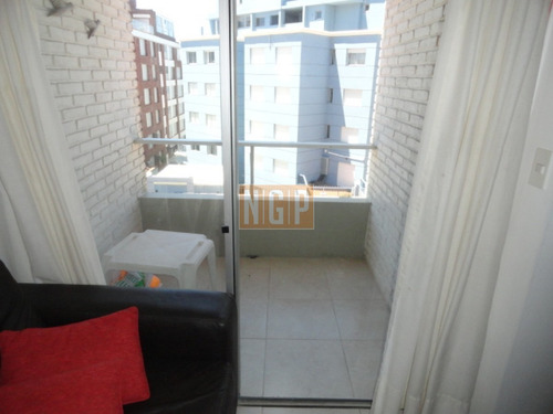 Imagen 5 de 13 de Apartamento Reciclado Cerca De Todo En La Península