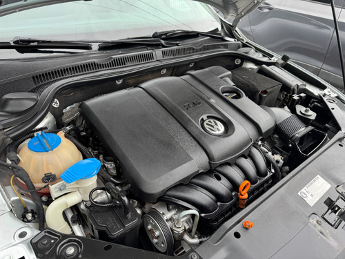 Volkswagen Jetta 2.5 Style Active Mt