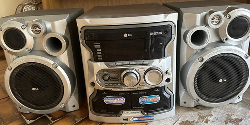 Equipo De Musica Lg Minicomponente 3 Cd Usb 2 Cas Radio Plateado 3000 W (Usado)