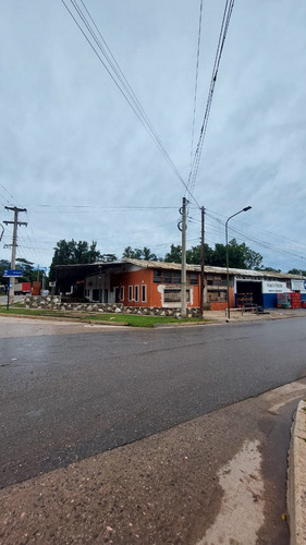 Venta 2 Naves Industriales 7 Locales Y 2 Casas Lote 7472m2 - Villa Allende