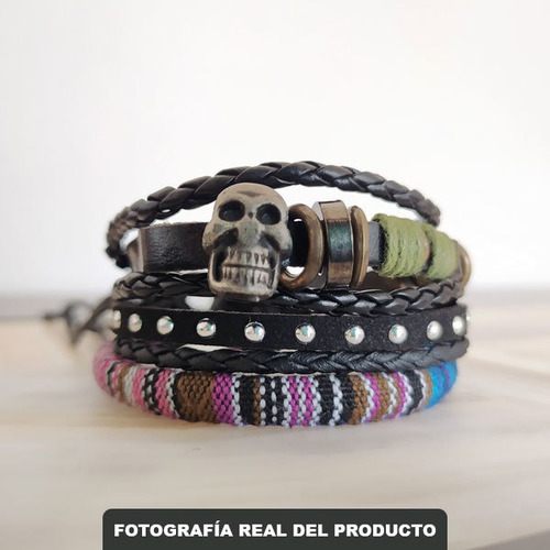 Imagen 6 de 7 de Set De 3 Pulseras De Cuero Con Calaveras