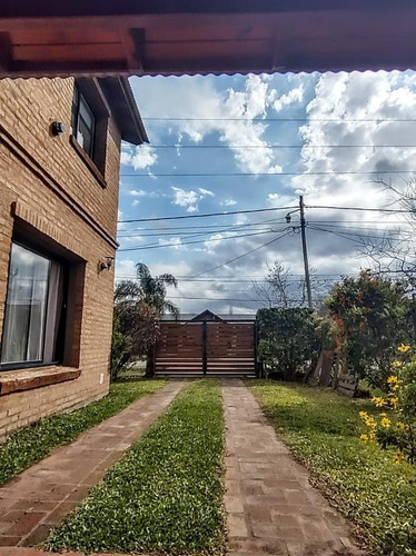 Imagen 3 de 16 de Venta Casa 2 Plantas 3 Dormitorios - Funes Norte