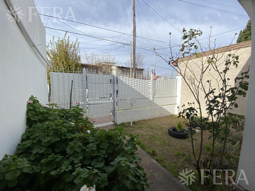 Imagen 2 de 10 de Venta Casa 4 Ambientes Con Cochera Y Patio En Wilde (30043)