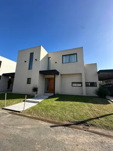 Excelente Casa En Pilar Km 51 Barrio Springpark