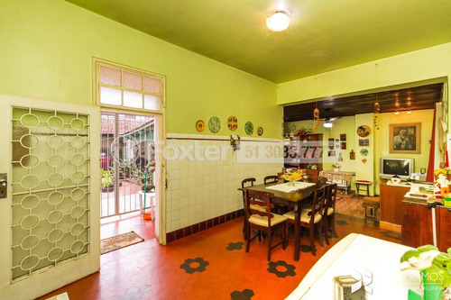 Casa, 6 Dormitórios, 236.67 M², Teresópolis - 204090