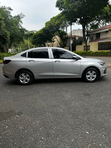 Chevrolet Onix 1.0t Automática