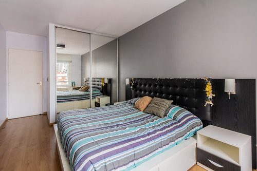 Venta Departamento 2 Ambientes Al Frente, Piso Alto, Balcón Y Cochera Cubierta En Nuñez