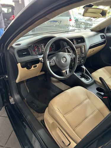 Volkswagen Jetta 2.0 Comfortline Flex 4p Automática