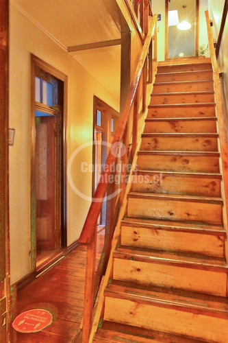 Local Comercial En Venta En Valparaíso, Hostal Restobar