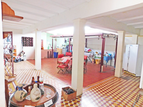 Maria E. Vende Negociable !!estupenda Casa Excelente Inversión!! En Parroquia Catedral, Lara#25-15681**6h 3b 368m2