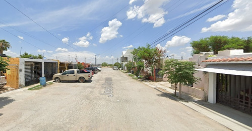 Sk14-casa En Remate Bancario En Los Toboganes, 88177 Nuevo Laredo, Tamps.