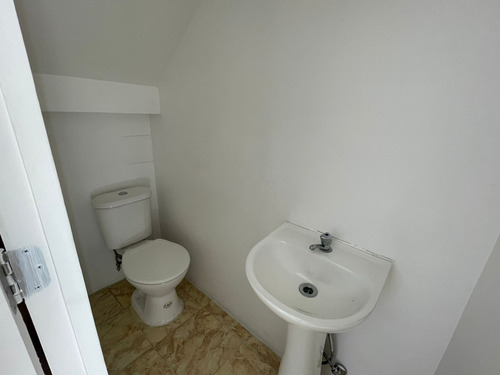 Ref:13499** Amplia Y Hermosa Casa 3d+3b Y E