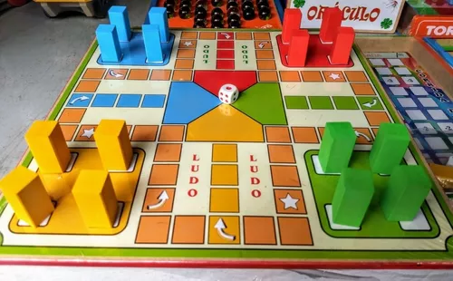 Jogo Ludo - Jogo De Tabuleiro De Madeira - Lindo!