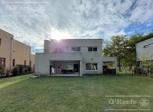 Imagen 15 de 22 de Casa En Venta De 5 Ambientes En Fincas De Hudson Con Pileta