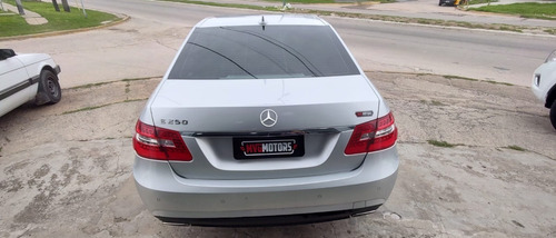 Imagen 6 de 9 de Mercedes Benz E 250