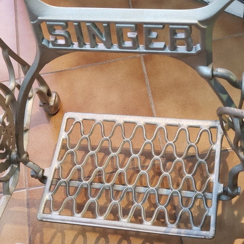 Mesa Tapa Vitrea Y Base De Antigua Máquina Coser Singer (Usado)