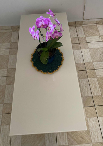 Mesa De Centro Em Laca - Elegância E Sofisticação.