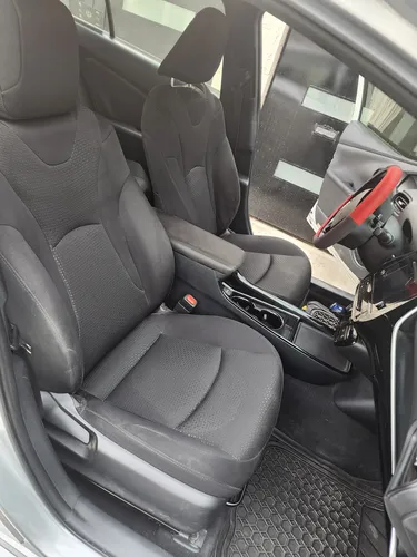 Toyota Prius 1.8 Base Cvt