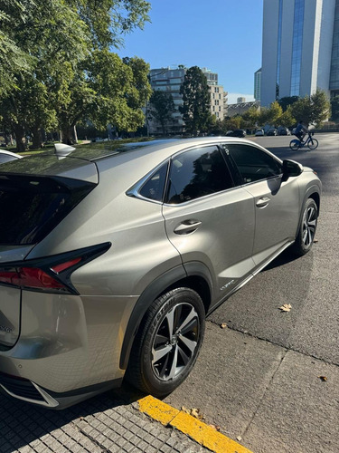 Lexus NX 2.5 300H Luxury