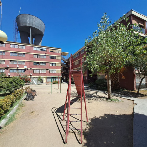 Departamento En Venta De 2 Dorm. En Santiago