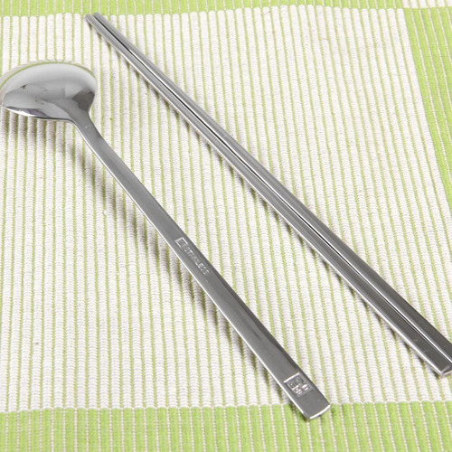 . Coreano 2 Sets Acero Inoxidable Palillos Y Cuchara Vajilla
