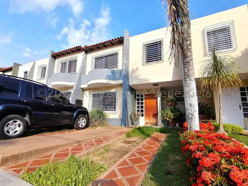 Rah Lara Vende Mplia Y Excelente Casa Duplex, Con Ubicación Estratégica En La Av Intercomunal Cabudare-barquisimeto