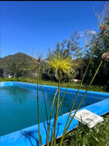 Casa En Venta De 2 Dorm. En Sagrada Familia