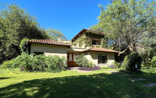 Casa En Venta En El Bosque