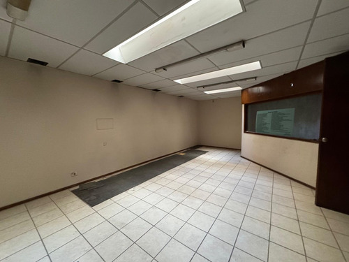 Venta De Departamento En Calle Mitre, Ciudad