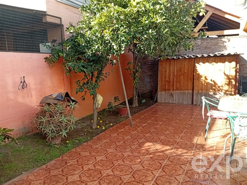 Casa En Venta De 2 Dorm. En Lampa