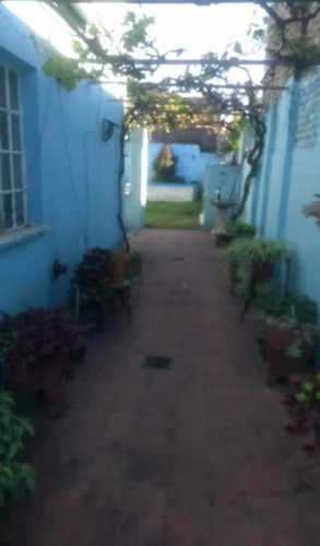 Casa En Venta - 4 Dormitorios 1 Baño - Cochera - 340mts2 - José León Suárez
